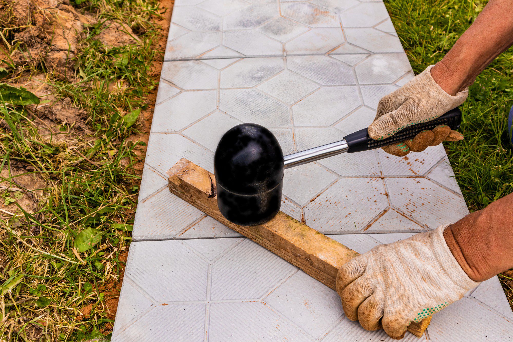 The Process Of Laying Stone The Hands Of The Mas 2022 10 27 23 48 43 Utc